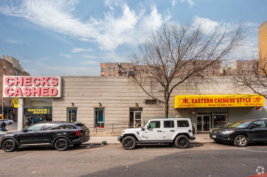 More Photos Of 231-241 E 167th St, Bronx General Retail For Sale