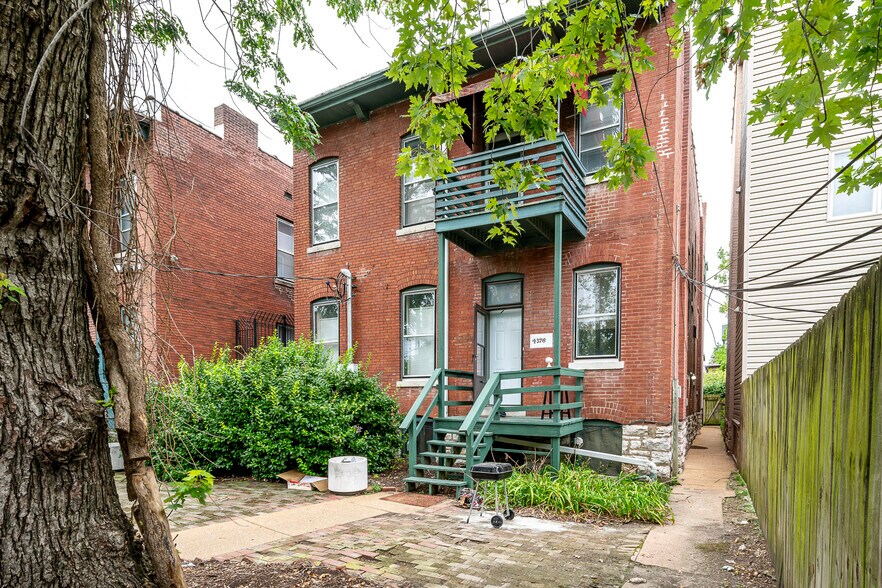 More Photos Of 4374-4382 W Pine Blvd, Saint Louis Office For Sale
