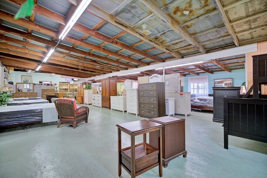 More Photos Of 2815 State Road 17 S, Avon Park Light Distribution For Sale