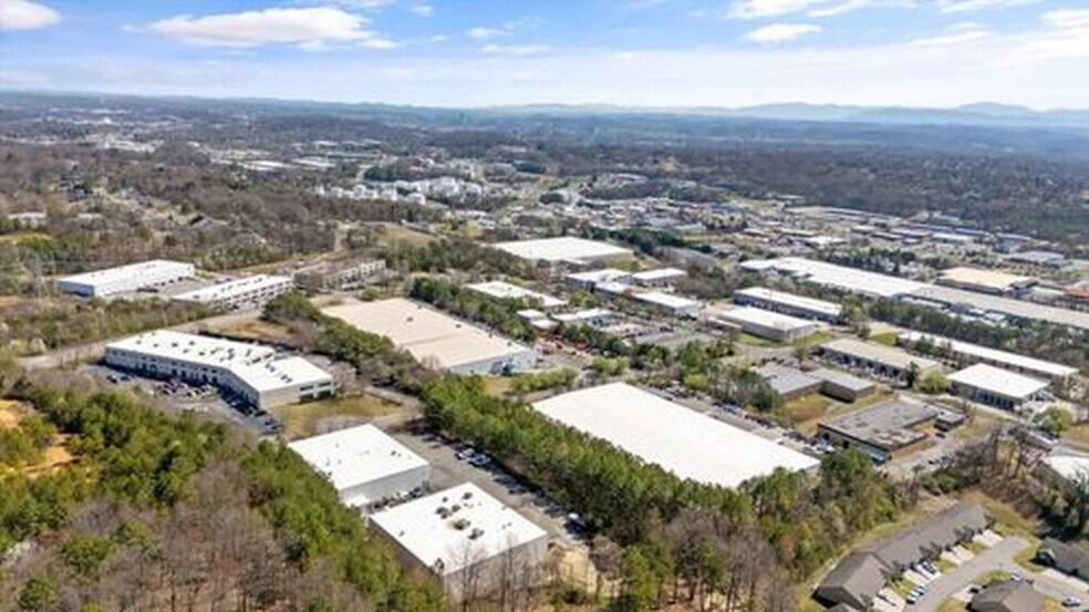 More Photos Of 1845 Midpark Rd, Knoxville Office For Lease