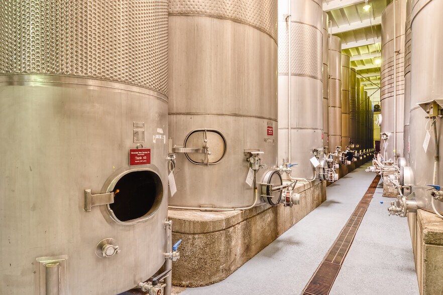 More Photos Of 155 Cherry Creek Rd, Cloverdale Winery Vineyard For Sale