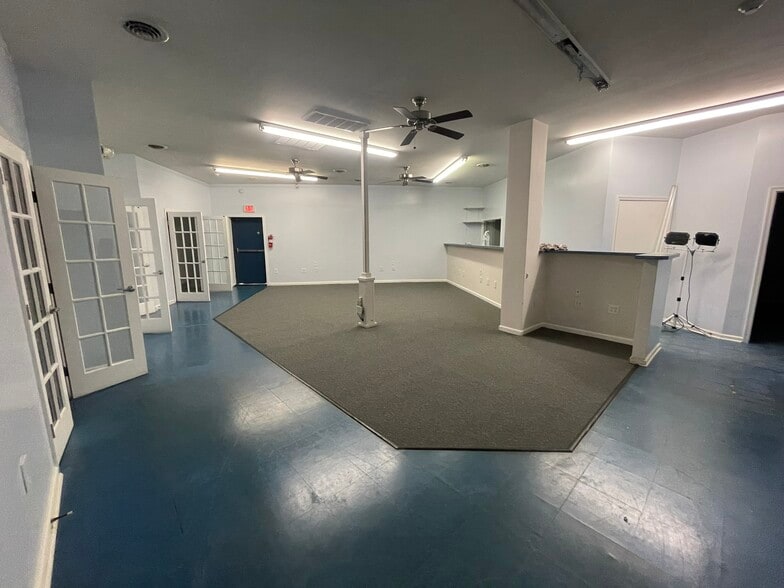 More Photos Of 716 Cecelia st, Norfolk Warehouse For Lease