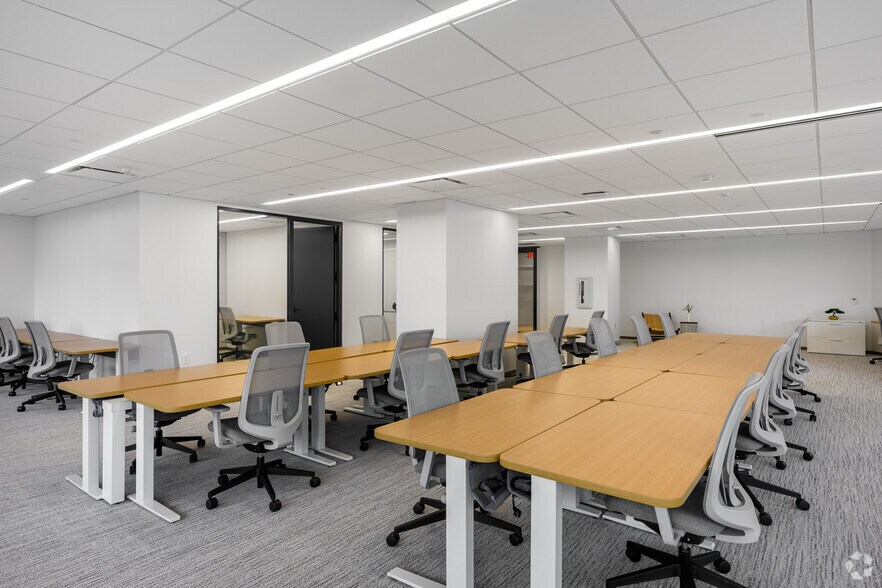 More Photos Of 2451 Crystal Dr, Arlington Office For Lease