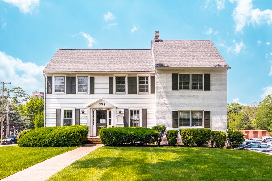 Primary Photo Of 301 Park Ave, Falls Church Office For Lease
