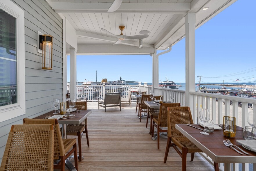 More Photos Of 212 Water St, Block Island Storefront For Sale