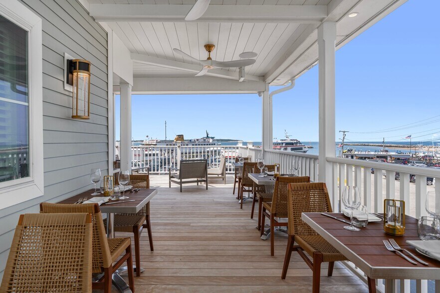 More Photos Of 212 Water St, Block Island Storefront For Sale