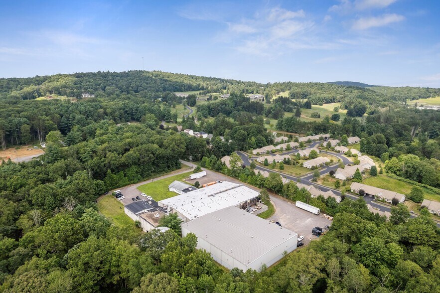 More Photos Of 555 Country Club Rd, Dallas Warehouse For Sale