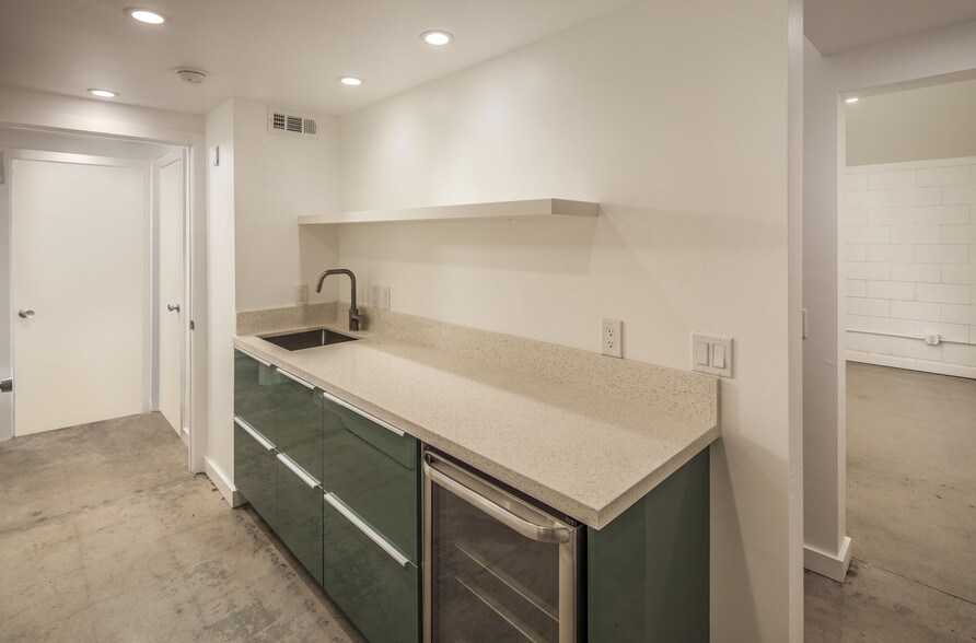 More Photos Of 607 N Vulcan Ave, Encinitas Storefront For Lease