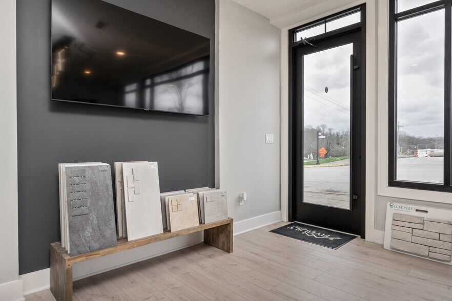 More Photos Of 840 Main St, Charlestown Office For Sale