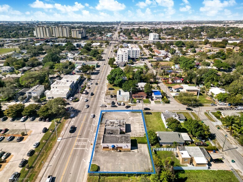 More Photos Of 2381-2389 NW 54th St, Miami Freestanding For Lease