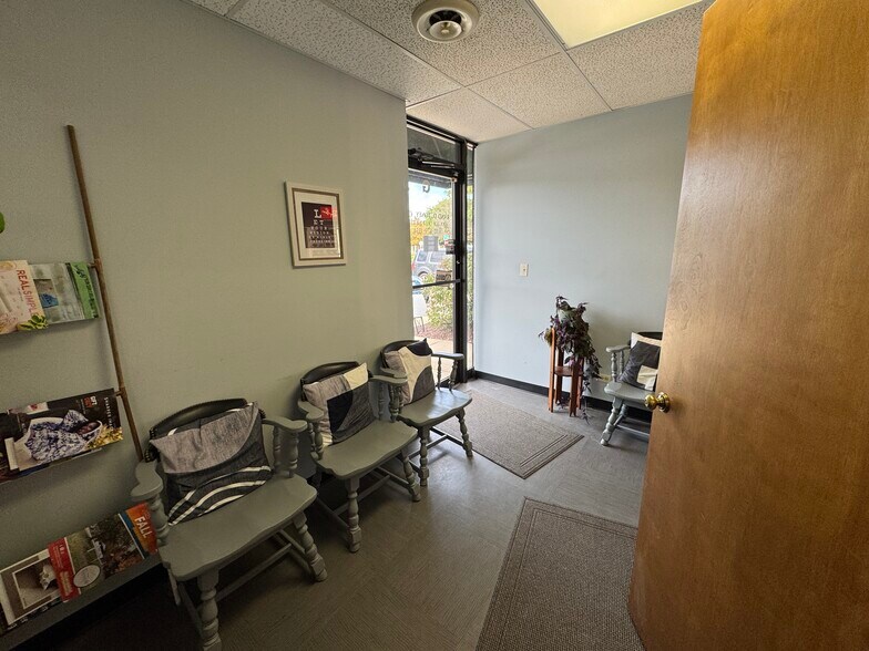 More Photos Of 34 N Island Ave, Batavia Medical For Lease