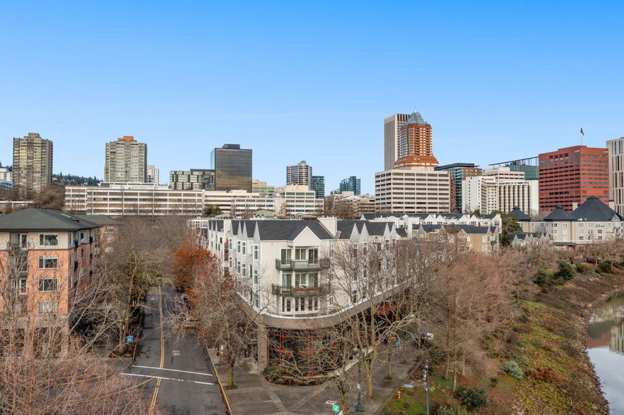 More Photos Of 309 S Montgomery St, Portland Restaurant For Sale