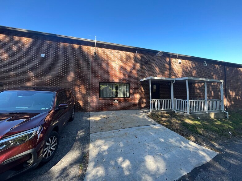 More Photos Of 120 Southmont Blvd, Johnstown Office For Sale