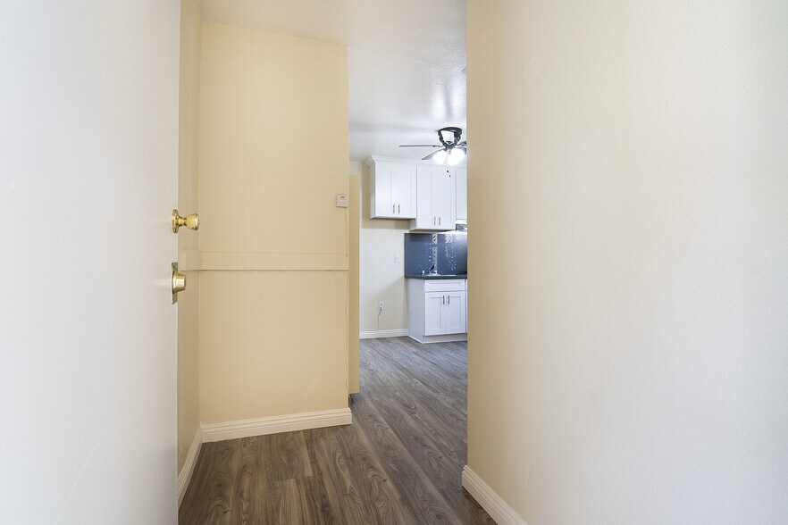 More Photos Of 1930 S Oxford Ave, Los Angeles Apartments For Sale