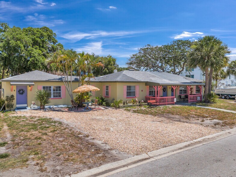 More Photos Of 1803 Gulf Blvd, Indian Rocks Beach Hotel For Sale