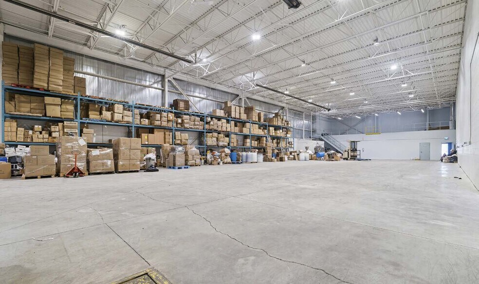 More Photos Of 1250 Kerrisdale Blvd, Newmarket Warehouse For Sale