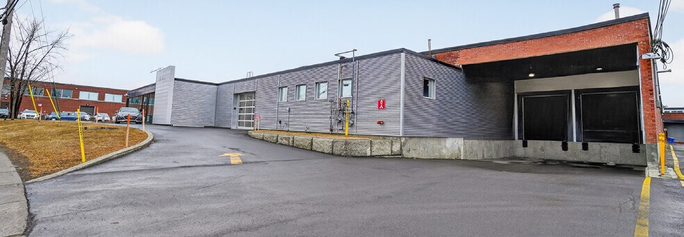 More Photos Of 5720-5726 Ferrier, Mont-Royal Manufacturing For Lease