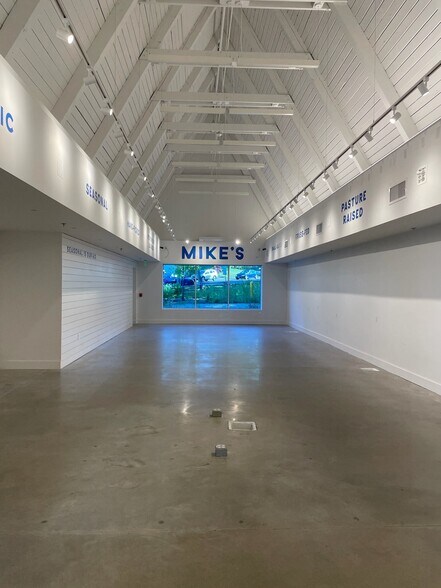 More Photos Of 600 E Putnam Ave, Cos Cob Freestanding For Lease