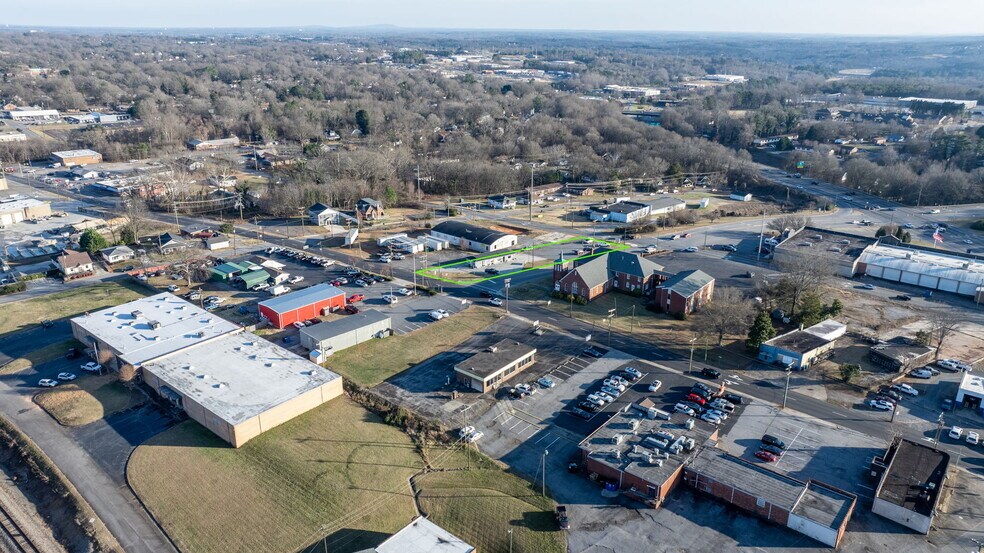 More Photos Of 121 13th St SW, Hickory Office For Sale