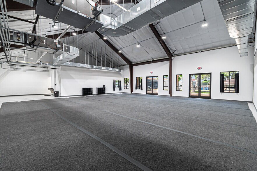 More Photos Of 1210 A St, Waller Medical For Lease