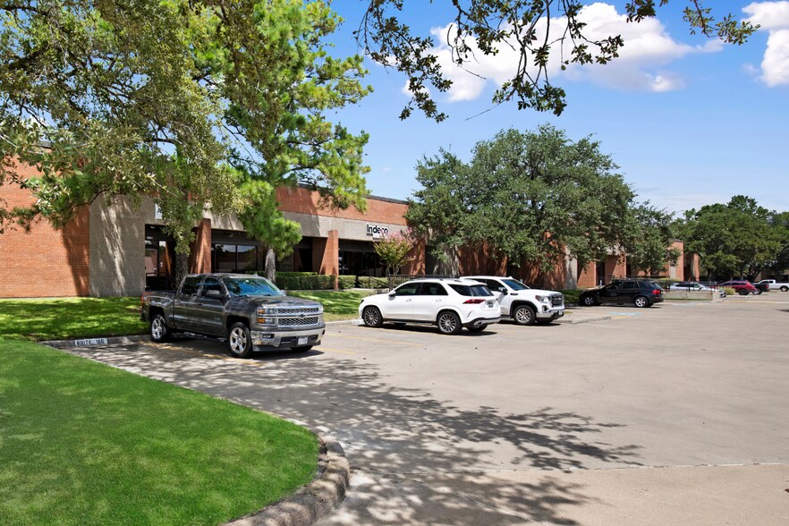 More Photos Of 9101 Jameel Rd, Houston Unknown For Lease