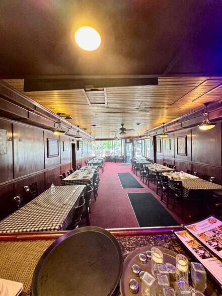 More Photos Of 2701-2709 W Lawrence Ave, Chicago Restaurant For Sale