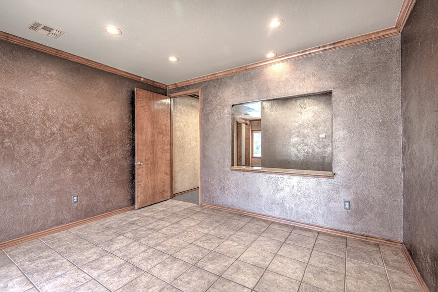 More Photos Of 2566 Blue Meadow Dr, Temple Office Residential For Lease