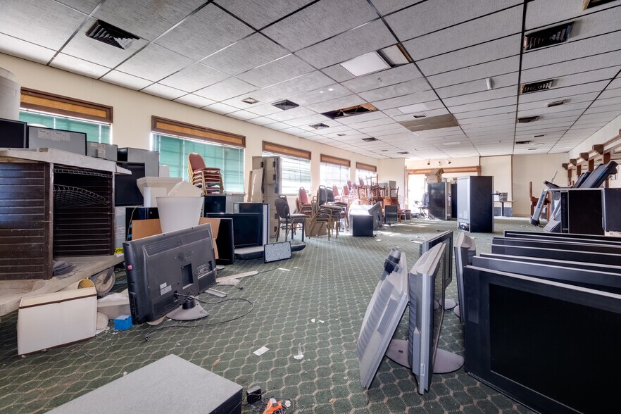 More Photos Of 2915 E Interstate 40, Amarillo Hotel For Sale