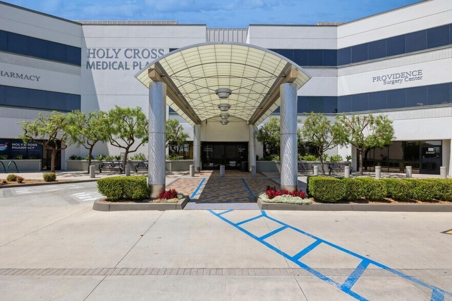 More Photos Of 11550 Indian Hills Rd, Mission Hills Medical For Lease