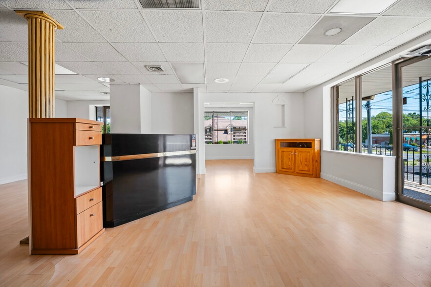 More Photos Of 238 New Britain Rd, Berlin Freestanding For Lease