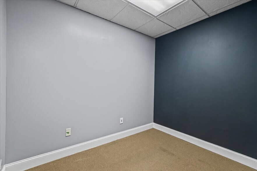 More Photos Of 883 Commerce Dr SW, Conyers Office For Sale