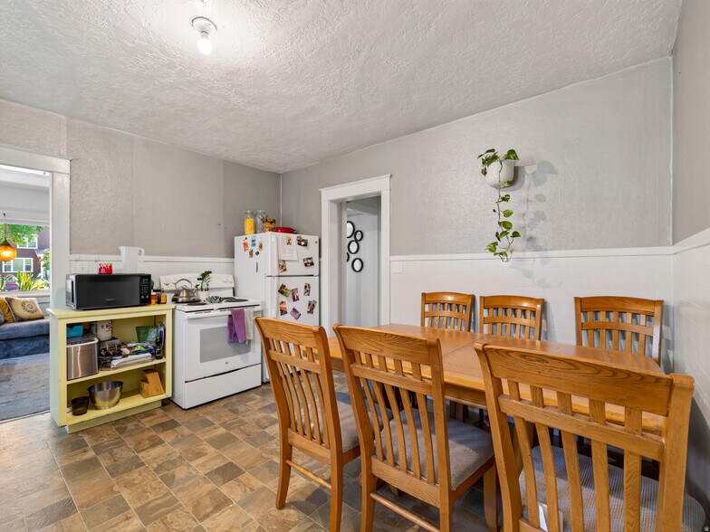 More Photos Of 457 E 100 S, Provo Apartments For Sale