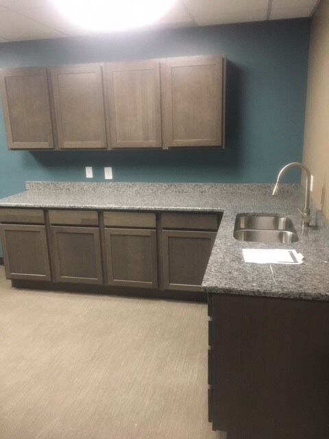 More Photos Of 6839-6855 Spring Valley Dr, Holland Medical For Lease