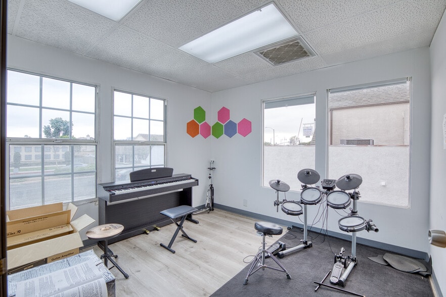 More Photos Of 8311 Westminster Blvd, Westminster Medical For Lease