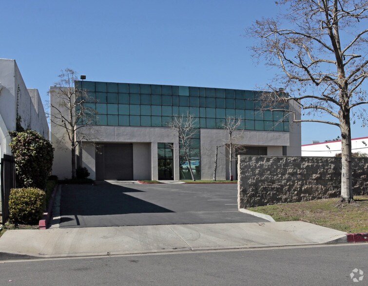 More Photos Of 3210 S Standard Ave, Santa Ana Warehouse For Sale