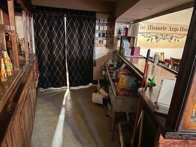 More Photos Of 211 W Kansas St, Crofton Hotel For Sale