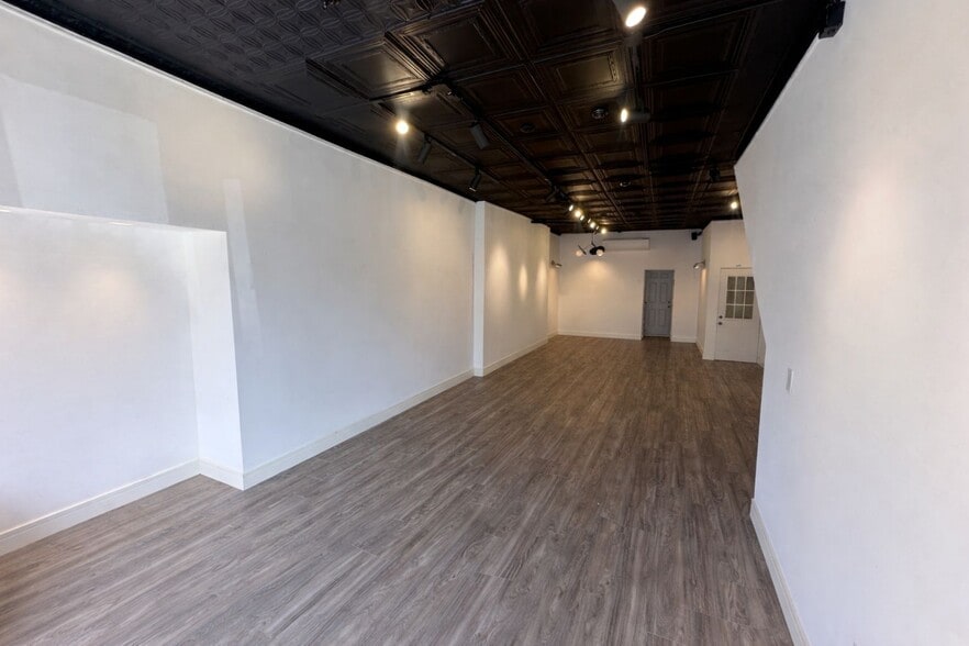 More Photos Of 8-10 Irving Pl, Woodmere Storefront Retail Office For Lease