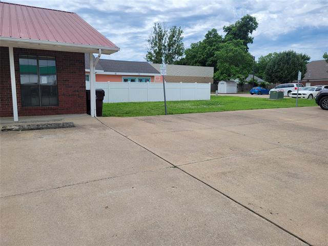 More Photos Of 300 S Main St, Eufaula Office For Sale