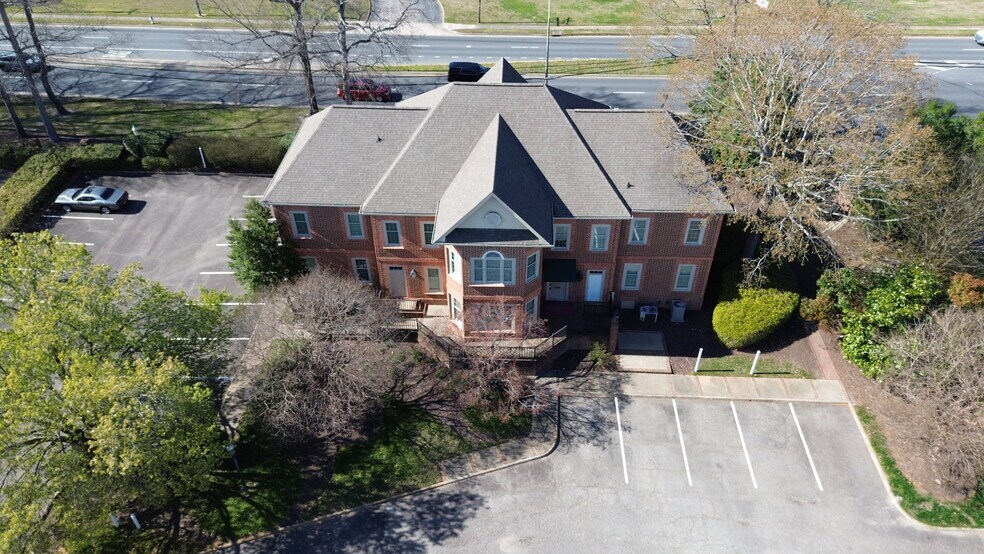 More Photos Of 300 Cedar Lakes Dr, Chesapeake Office For Sale