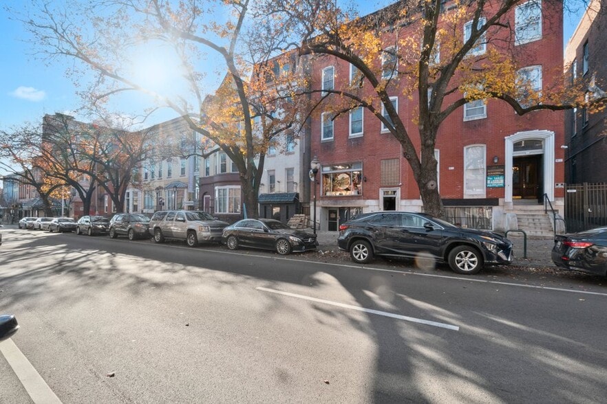 More Photos Of 2112 N Charles St, Baltimore Office For Sale