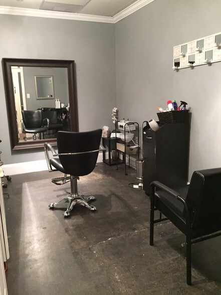 More Photos Of 1707 N Post Rd, Shelby Office For Sale