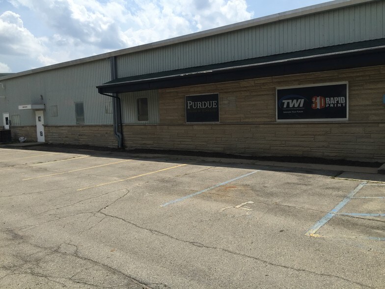 More Photos Of 1735 W 53rd St, Anderson Manufacturing For Sale