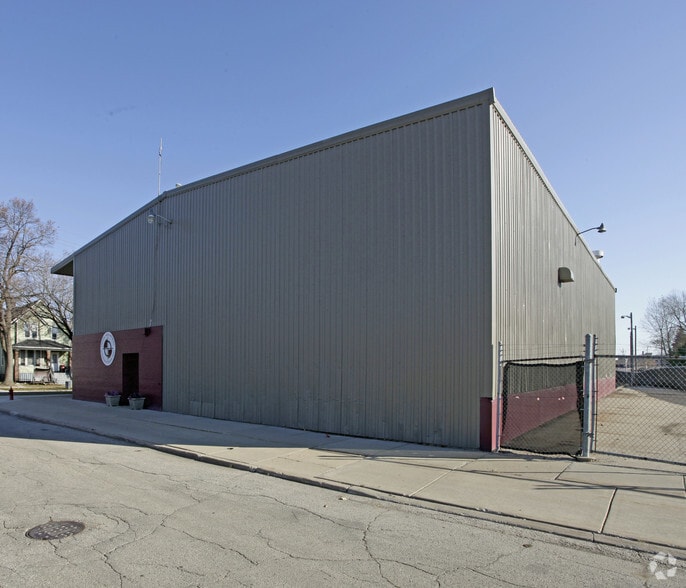 Primary Photo Of 5503 18th Ave, Kenosha Warehouse For Lease