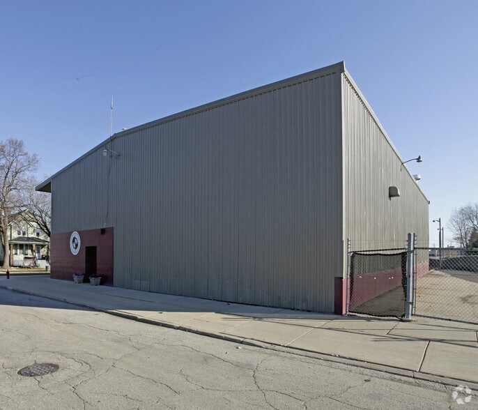 More Photos Of 5503 18th Ave, Kenosha Warehouse For Lease
