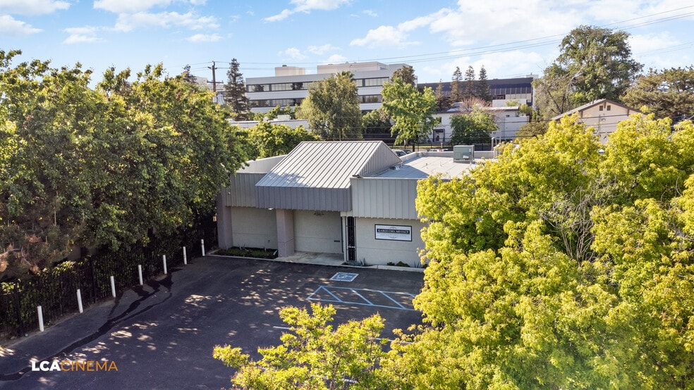More Photos Of 2317 17th St, Bakersfield Medical For Lease