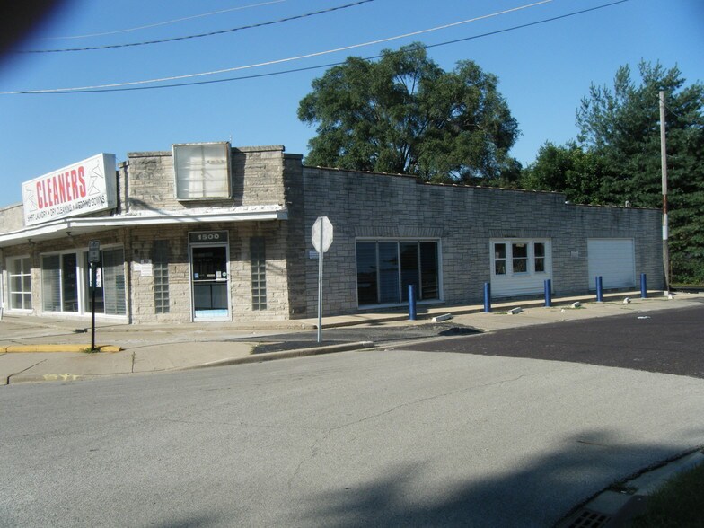 More Photos Of 1500-1532 N 8th St, Pekin General Retail For Lease