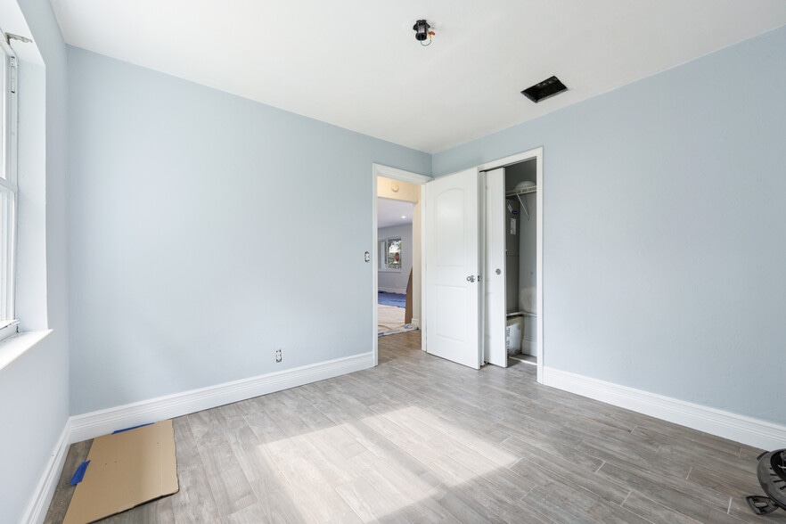 More Photos Of 112 Milton St, Lantana Multifamily For Sale