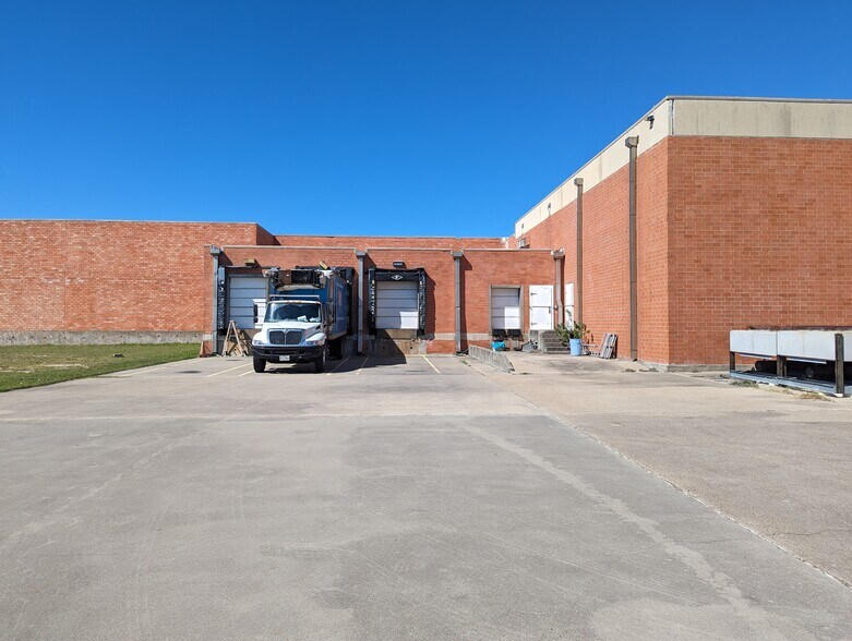 More Photos Of 230 Maddox, Aransas Pass Industrial For Lease