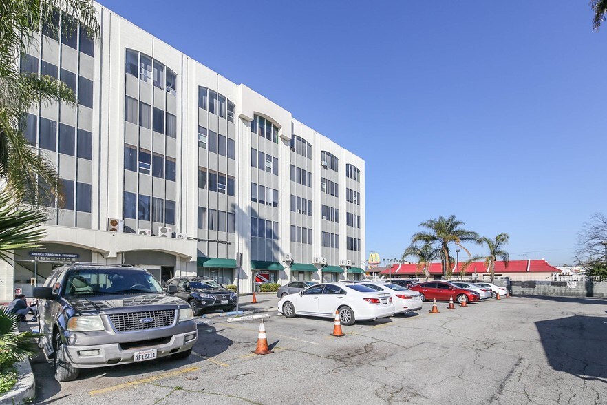 More Photos Of 1818 S Western Ave, Los Angeles Office For Lease