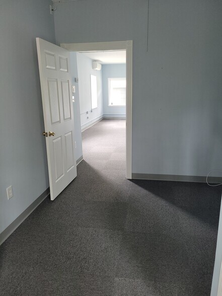 More Photos Of 312-320 Oxford Rd, Oxford Office Residential For Lease